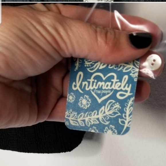 NWT FREE PEOPLE  CROP TOP SUMMER BRAMI BLACK - Picture 6 of 8